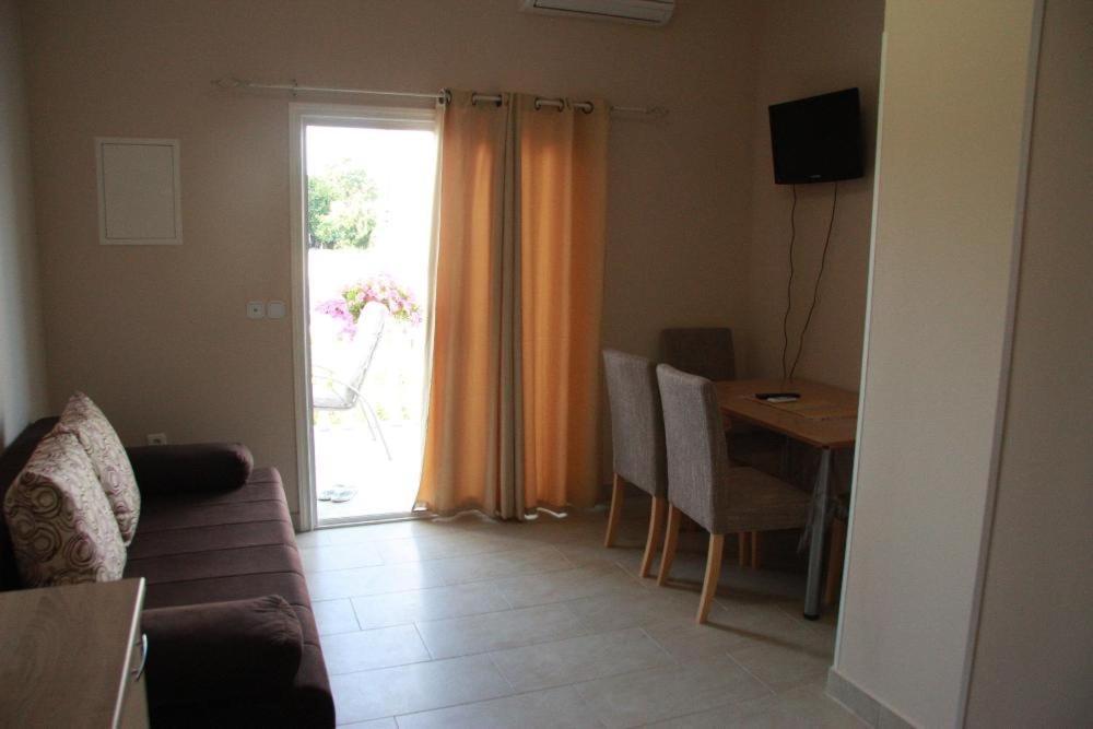 Apartments With A Parking Space Zaton, Zadar - 15000 자톤 외부 사진