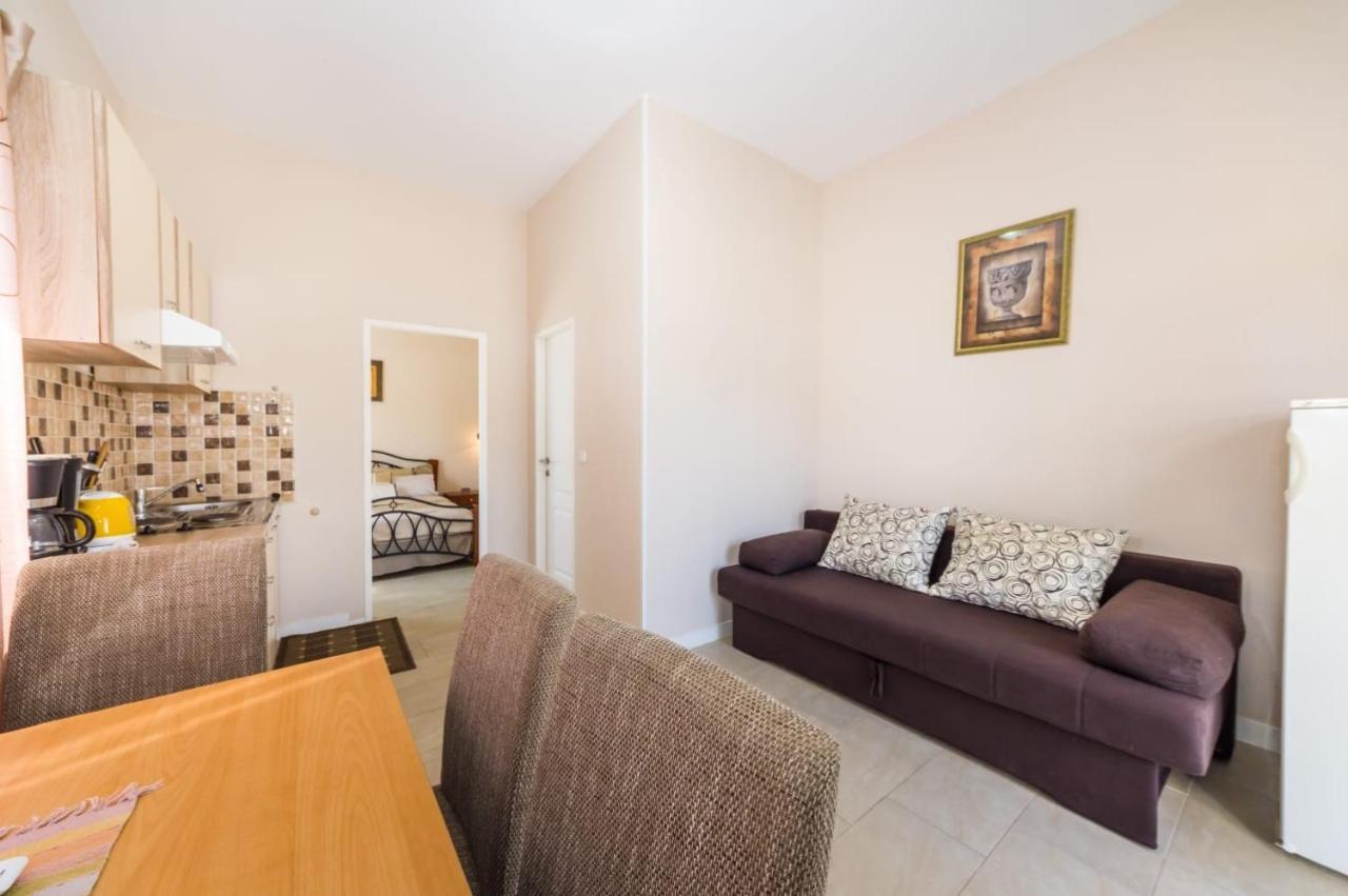 Apartments With A Parking Space Zaton, Zadar - 15000 자톤 외부 사진
