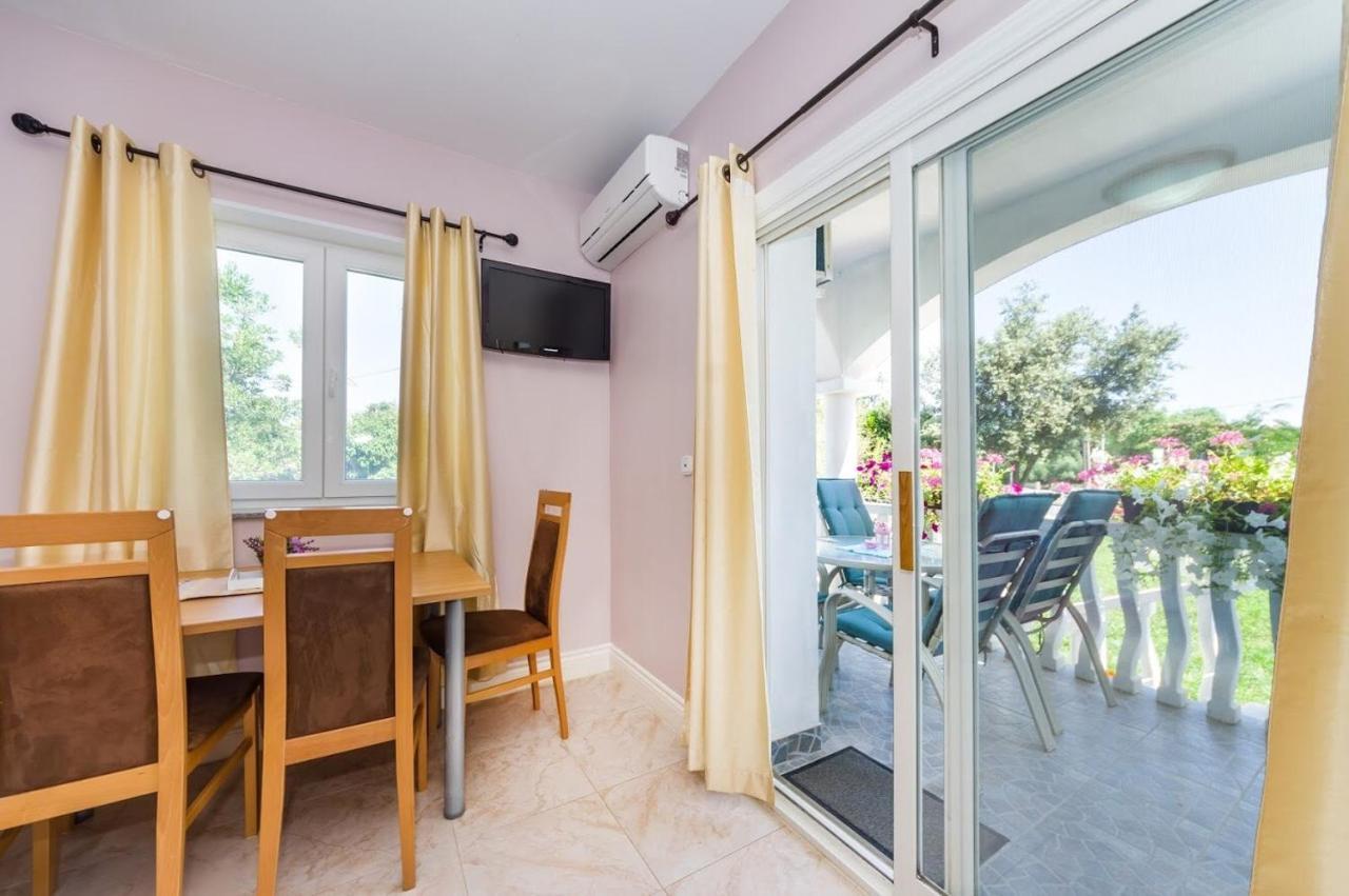 Apartments With A Parking Space Zaton, Zadar - 15000 자톤 외부 사진